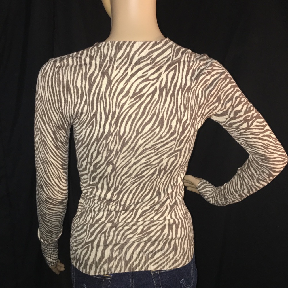 EXPRESS Zebra Top - Picture 2 of 6